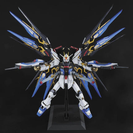 Strike Freedom Gundam Gunpla Model Kit Perfect Grade 30 cm